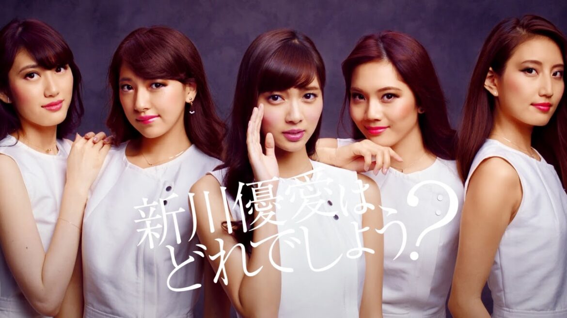 本物はどれ?4人の女性が新川優愛に変身 WebCM「ワンダーアイリッドテープで“結構美人”にアップする!」
