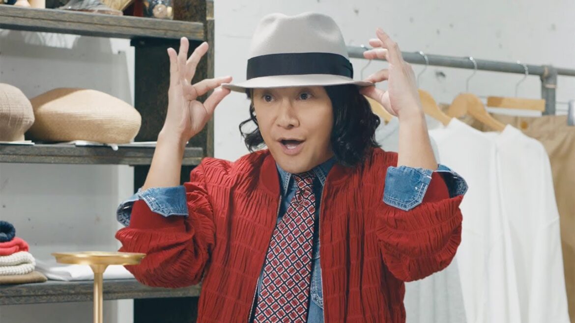 中居正広、アパレルショップの店長に!? ソフトバンク新ウェブCMで老若男女に“七変化”