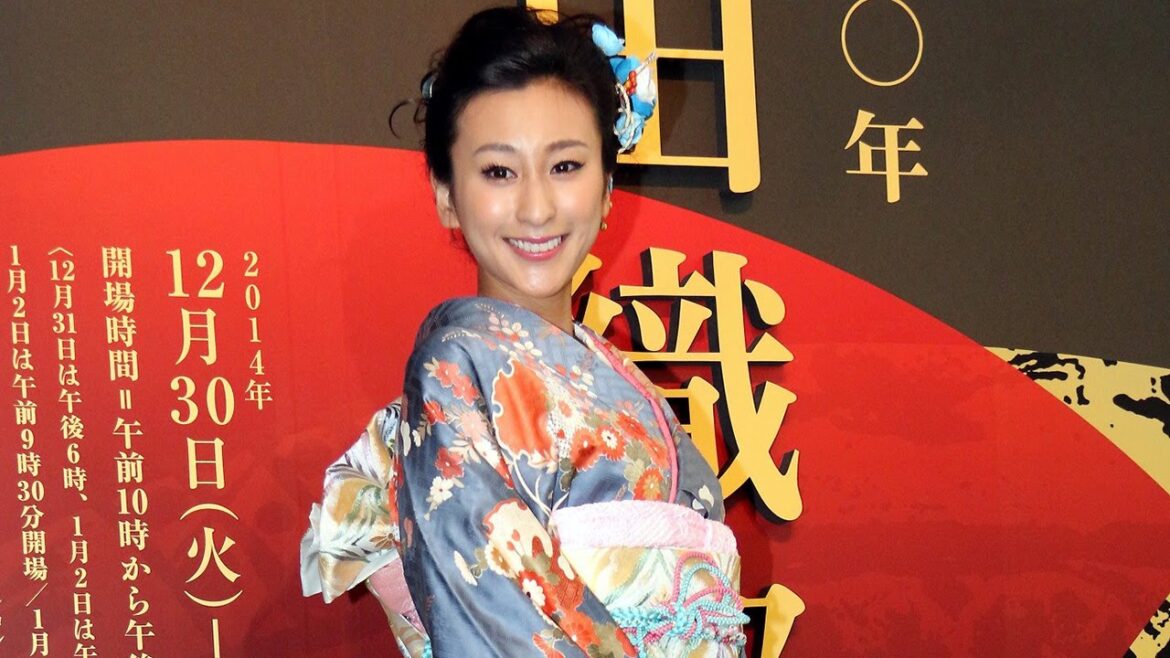 浅田舞、妹・真央の結婚質問に「妹に聞いて」 「没後400年 古田織部展」会見2 #Mai Asada