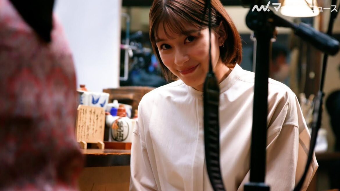 芳根京子、撮影現場でカメラに向けた笑顔が可愛い!マルエフ新CMメイキング映像公開