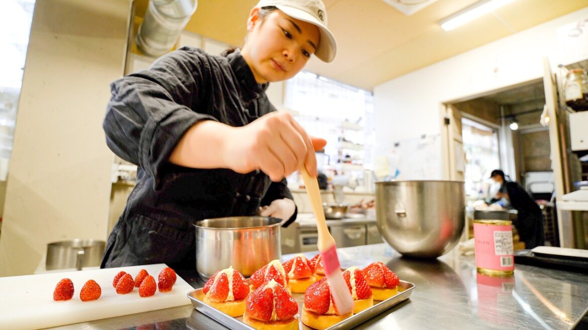 ケーキに焼き菓子!店内に可愛いスイーツが溢れる女性店主が営むケーキ屋さんに密着(人気スイーツ店まとめ)