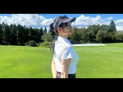 B1- 永尾まりや、太ももチラリなミニスカ姿 美スタイル際立つゴルフコーデ
