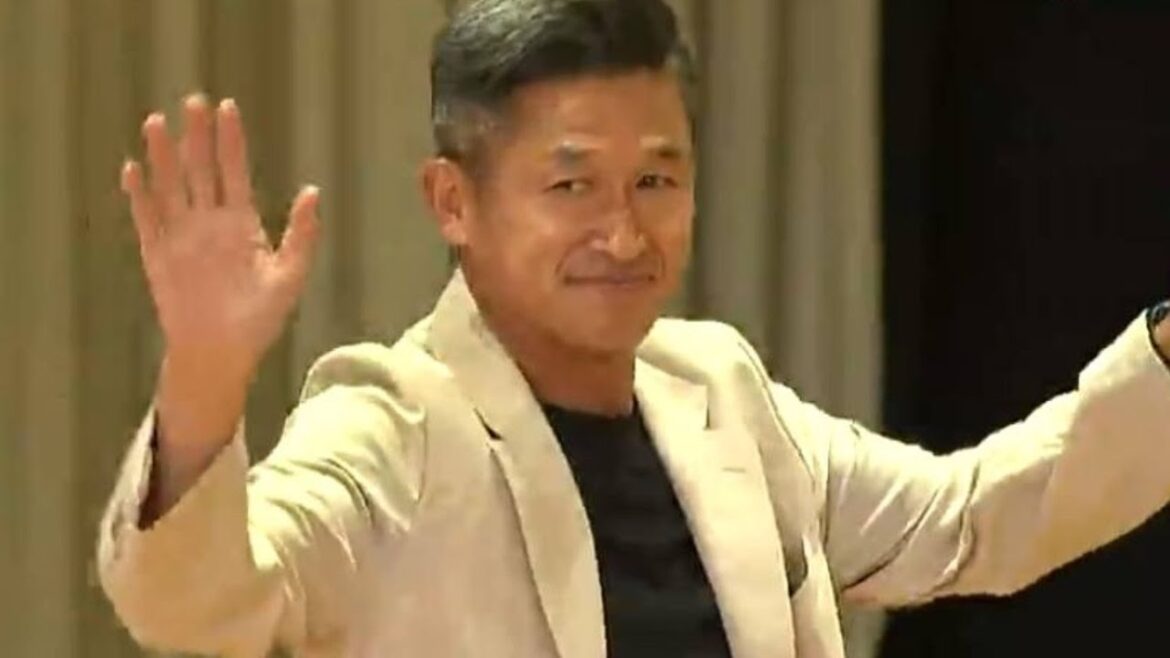 “キングカズ”三浦知良選手が子どもたちに“1.1万球”のボール寄贈 児童「カズさんみたいにあきらめずに進んでいきたい」