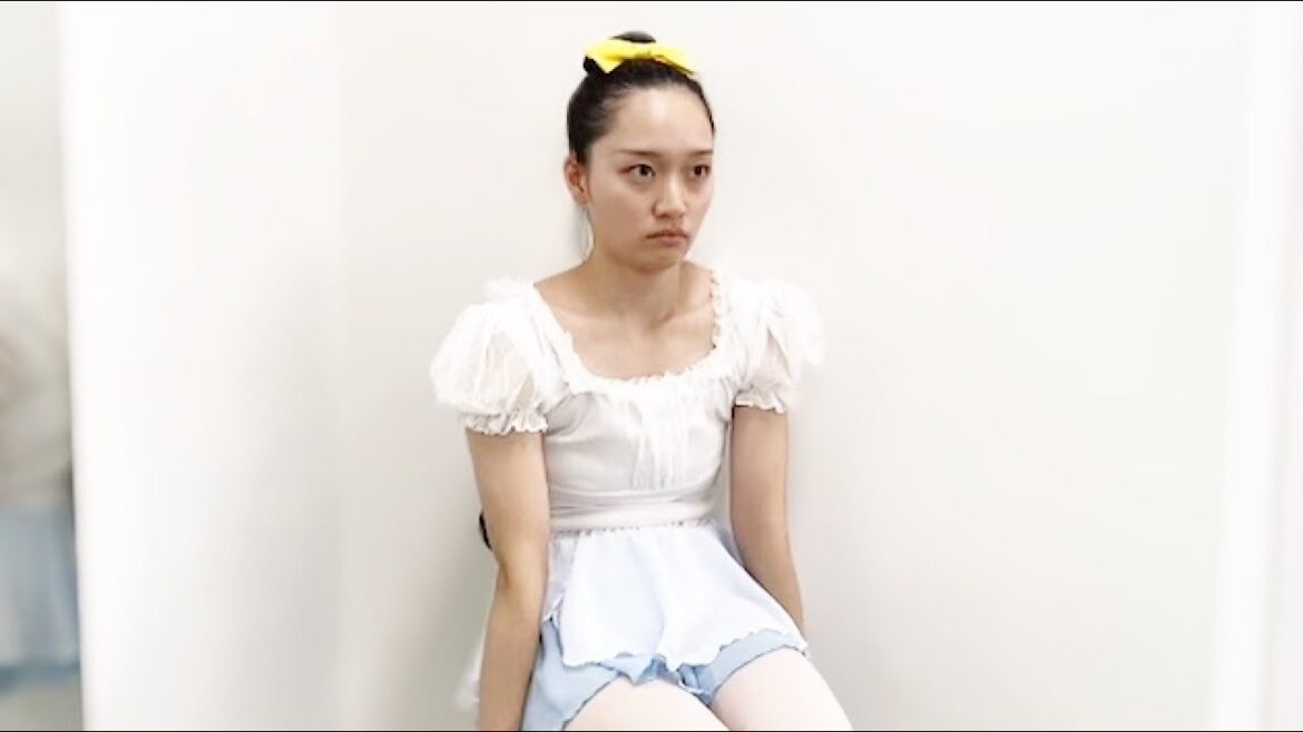【バレエあるある】発表会のプログラム撮影で表情硬すぎるキッズ #shorts