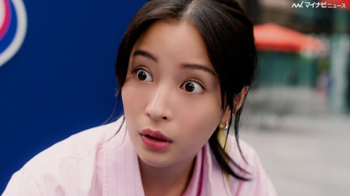 広瀬すず、突然の”箱の中身当てクイズ”に動揺?!「こーわ!」「生きてる?!」 AGC新CM公開