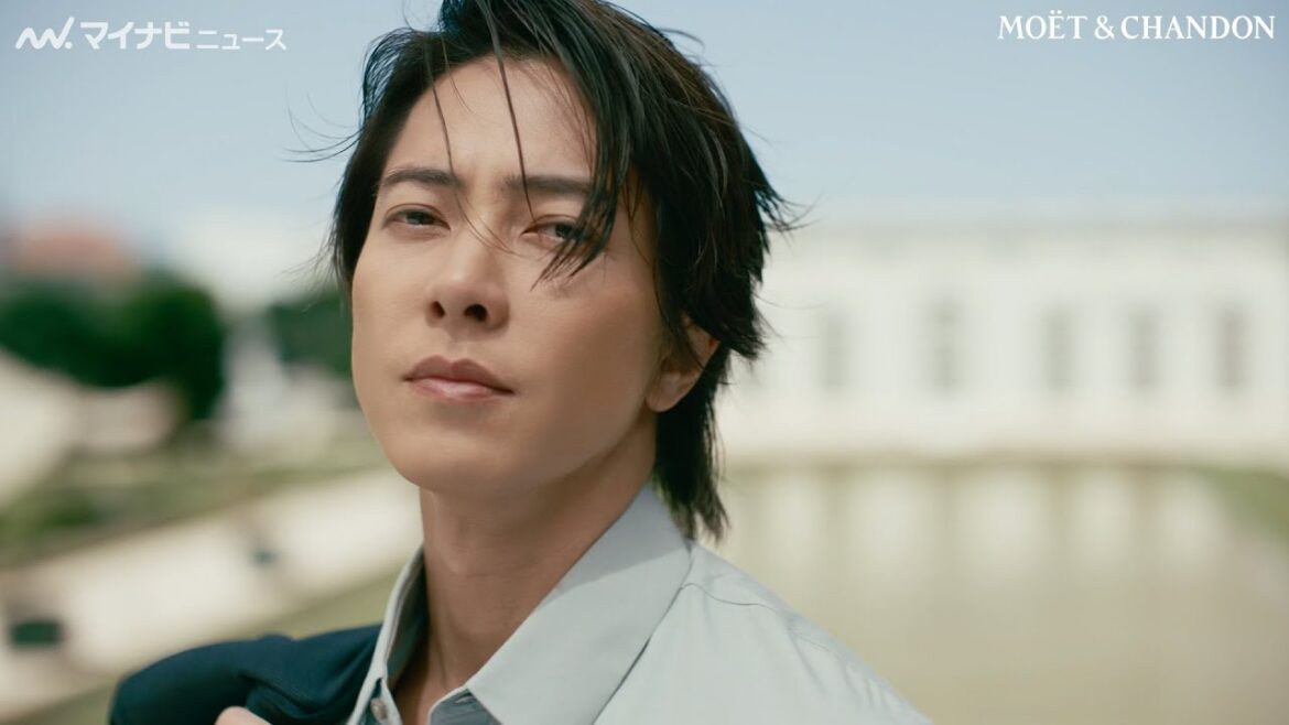 山下智久、ジャケットを持つ姿が爽やかすぎる シャンパンについても語る 『モエ・エ・シャンドン フレンズ オブ ザ ハウス』新CM 公開