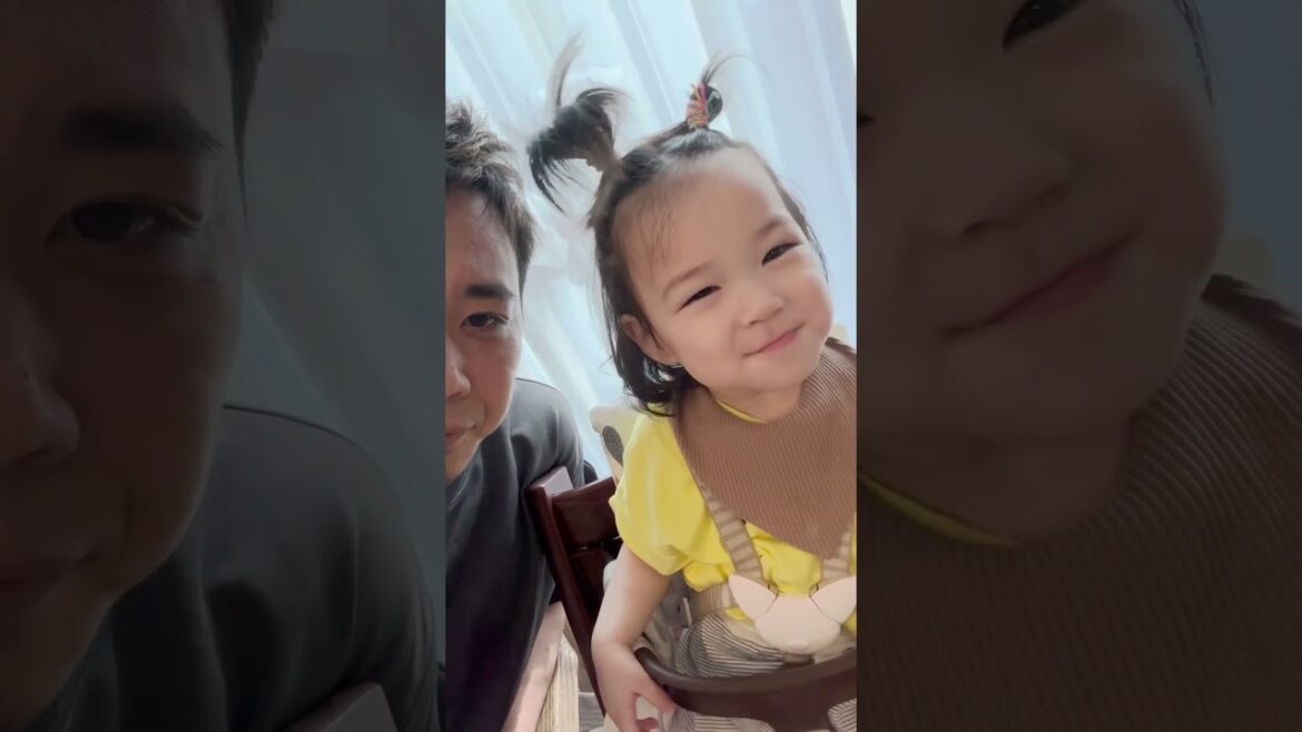 親の問いかけに反応する1才ベビー