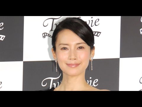 B1- 中谷美紀、夫との笑顔はじける“夫婦ショット”が「素敵」と話題 寄り添い気品あふれる