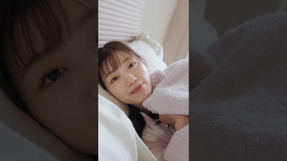 佐々木美玲 写真集発売まであと15日!2024年も残りわずかですね!ぱんちゃんと一緒に頑張りましょう!1st写真集『陽射しのパレード』12月17日発売!