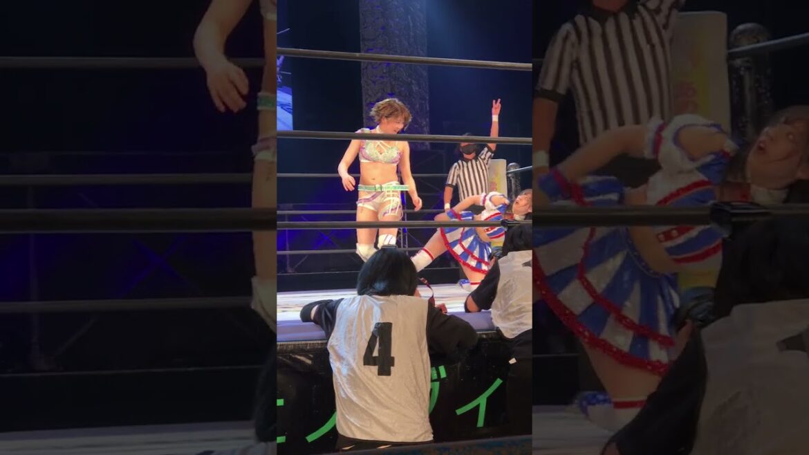 安納サオリの厳しい攻めに対して荒井優希がドロップキックを決めてフォールするも安納がブリッジでのフォール回避 DDT「NEVER MIND 2022」 2022年12月29日