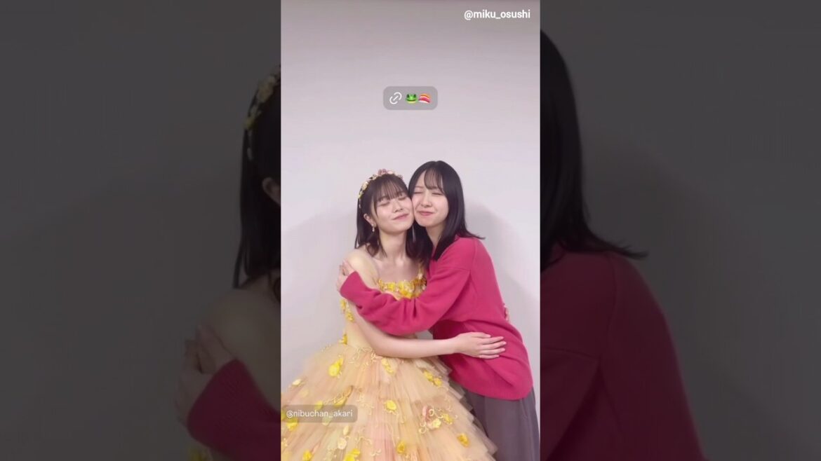 丹生明里 金村美玖 イチャつくゆばレタ。。。丹生明里卒業セレモニー