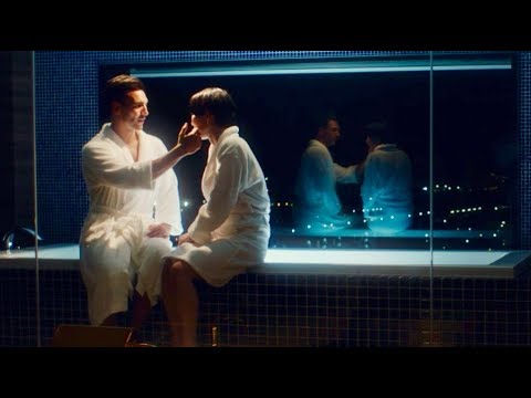 求めだす男に「瞳より体を見て」この意外な女性って…カラコンショップ「HOTELLOVERS(ホテラバ)」CM