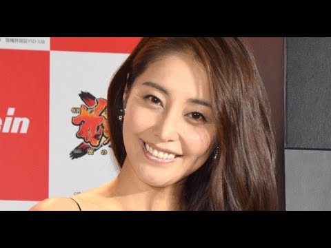 B1- 熊切あさ美、“注意テープ”巻き美ボディ披露 ヘソ&くびれあらわな姿に「スタイル最高」「超激かわいい」と反響
