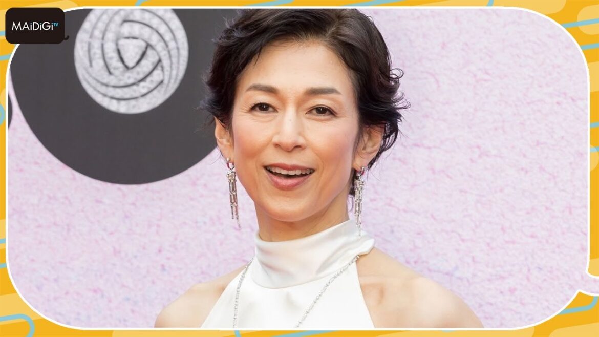 鈴木保奈美、スレンダーな美しさで魅了 美背中も 1億3300万円超のヒョウジュエリー着け「神聖なものに守られている気分」