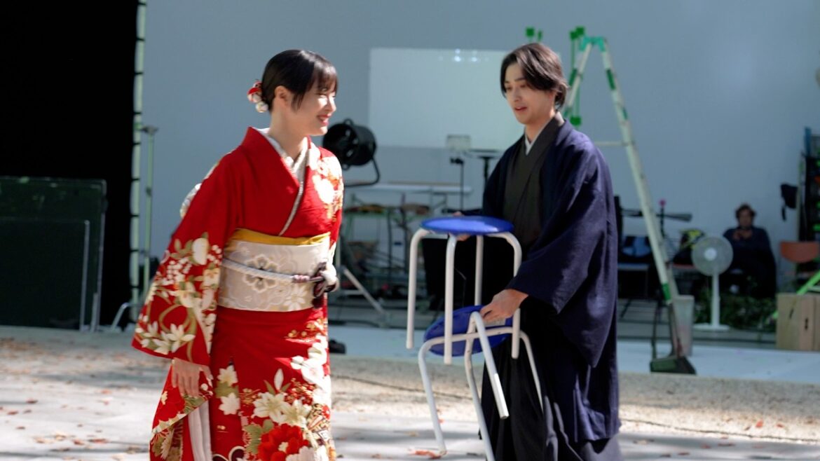 横浜流星、休憩中の広瀬すず&北口榛花ら共演者に紳士対応 人柄の良さ溢れる気遣いにスタッフが恐縮 富士フイルム新TVCM「お正月を写そう♪2025 チェキ・ワイドな活躍」篇&メイキング