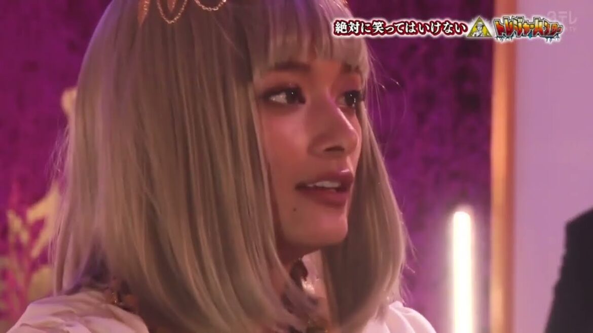 【絶対に笑ってはいけない】ローラの霊能力者