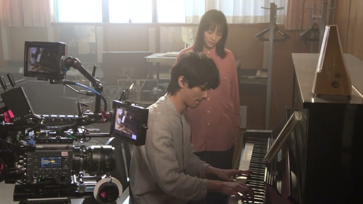 横浜流星、ピアノ初挑戦! 広瀬すず、杉咲花、清原果耶共演『片思い世界』メイキング映像