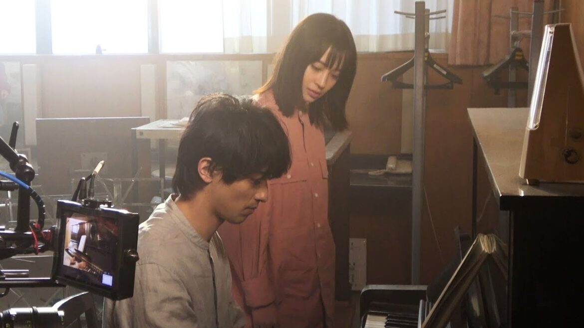 横浜流星、ピアノに初挑戦!映画『片思い世界』メイキング映像