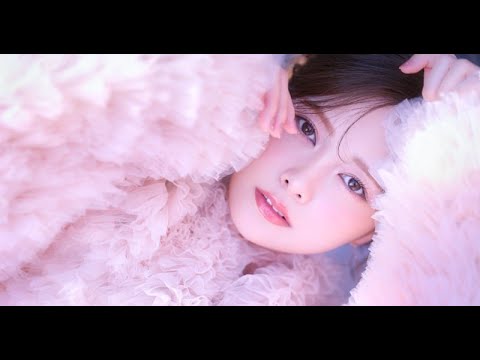 B1- 白石麻衣、桜の花びらのような柔らかさ…『2025年カレンダー』表紙解禁 アクリルスタンド3種のデザインも公開