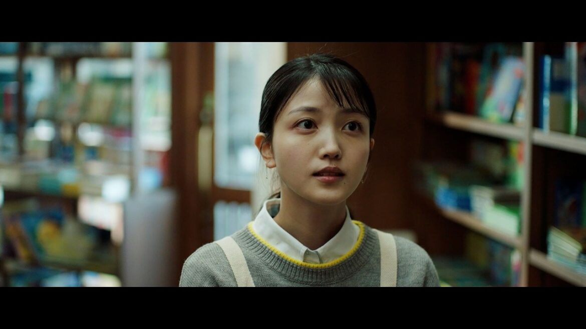 三山凌輝×久保史緒里『誰よりもつよく抱きしめて』本編映像 同棲する恋人同士ながらも、触れることすらできない…