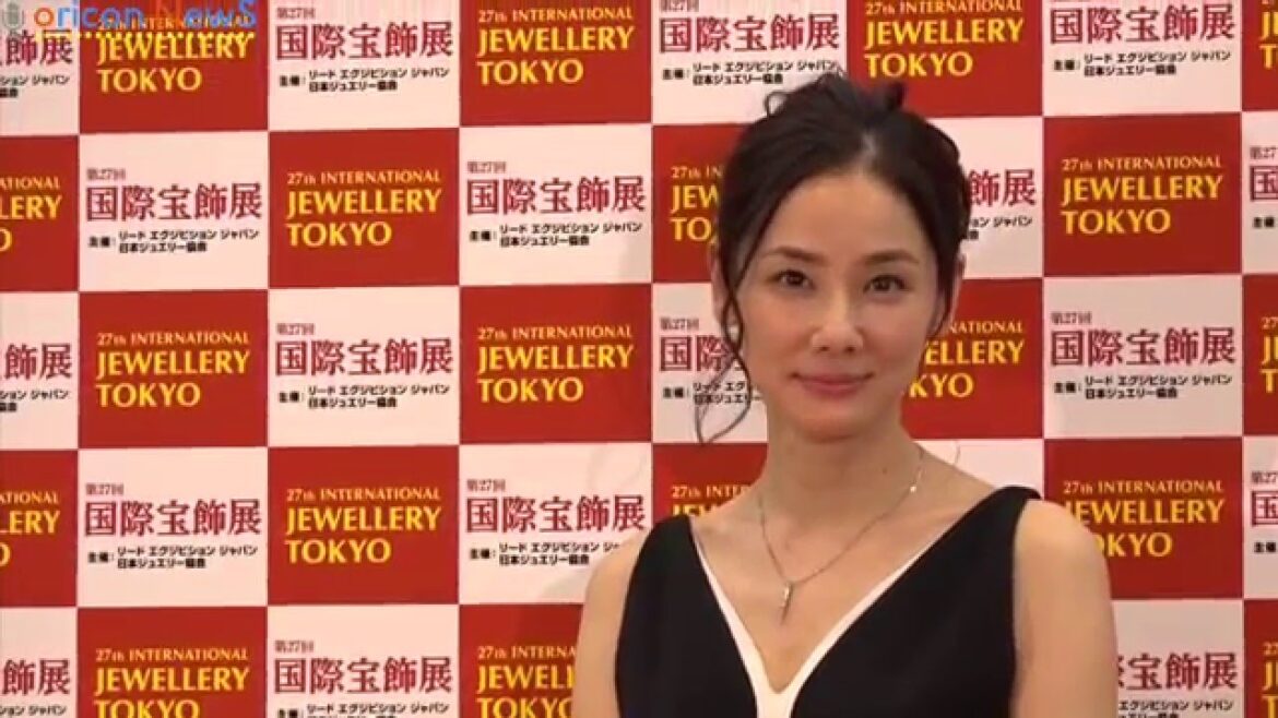 吉田羊、年齢非公表も「40代部門」選出 『第27回 日本ジュエリー ベストドレッサー賞』
