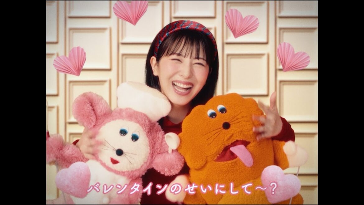 浜辺美波、バレンタインカラーのミニスカ姿がキュート!江口拓也&赤見かるびが吹替えるオリジナルキャラにメロメロ!? 新WEB動画「ガーナ・ドッチ」篇・「つくってあげよ」篇・「ごほうびわくわく」篇