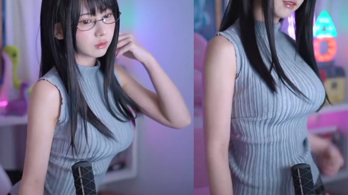 黒髪ニットメガネのえなこお姉さん【切り抜き】