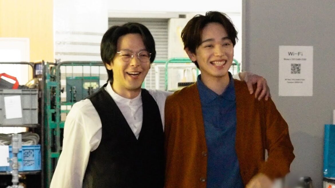 中村倫也&宮世琉弥が仲良しすぎる!?お互い肩を組み現場入り! 「ブルボン」ひとくちラングレイス新TVCM&メイキング