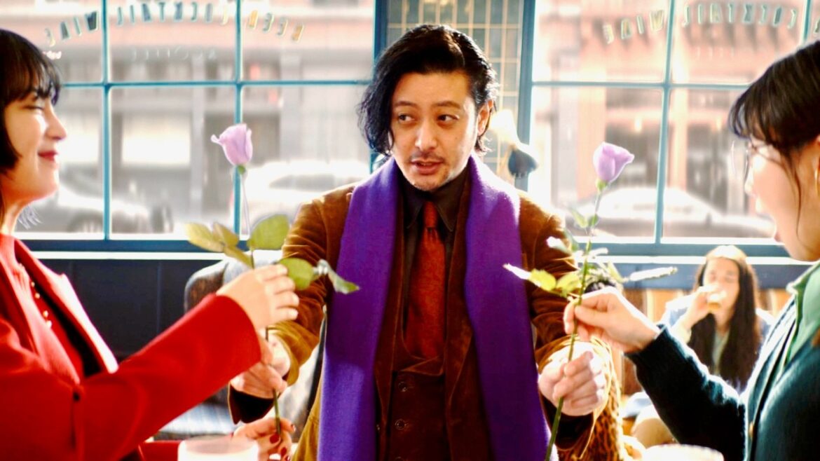 “花輪クン”オダギリジョー、広瀬すず&伊藤沙莉にバラ「ベイビー」/サントリー「ザ・プレミアム・モルツ」CM