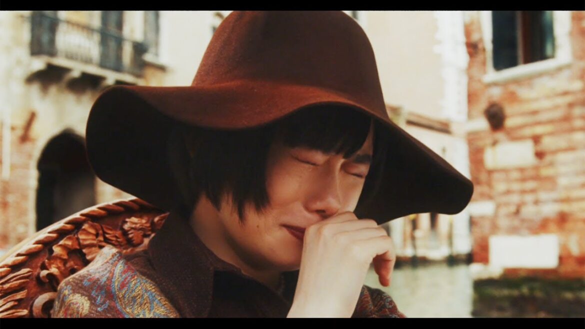 杉咲花、役所広司らと全編イタリア語で芝居 淡い恋模様を描く サントリー「クラフトボス 甘くないイタリアーノ」新CM