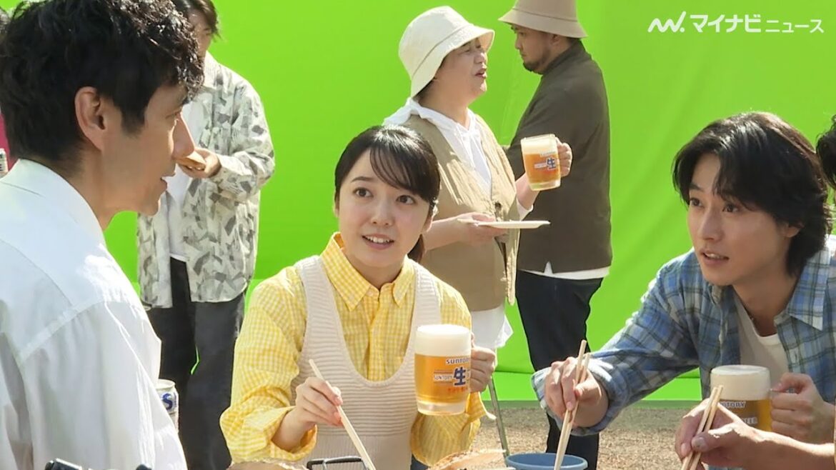 山﨑賢人&上白石萌音、反射神経が良すぎてスタッフ爆笑!西島秀俊の合図に素早く反応 「サントリー生ビール」新TV-CM「生奉行」篇