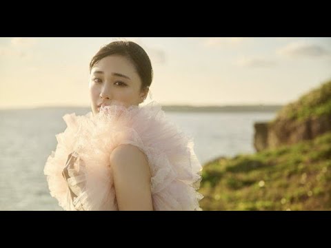 B1- 大友花恋、純白ウエディングドレス姿のオフショットに反響「ワオ!!綺麗」「これは天使」「なんかドキドキしちゃう」