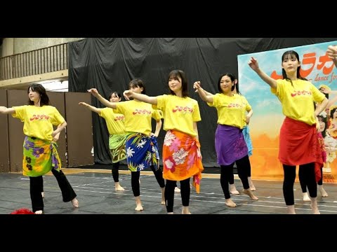 B1- 丹生明里・木崎ゆりあ・菅原りこ、息ピッタリなフラダンス披露 元坂道・48グループのアイドルたちが夢の共演