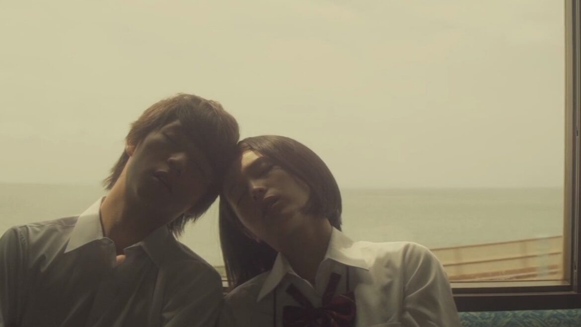 【予告編】清野菜名主演、『正体』『青春18×2』藤井道人監督短編映画『寄り添う』