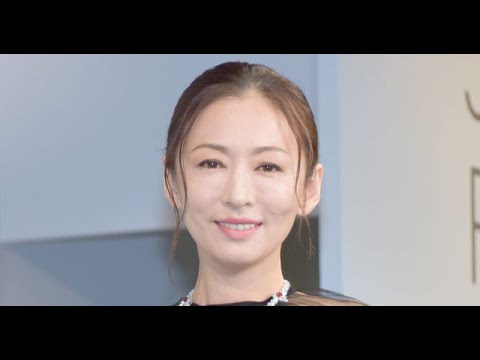 B1- 松雪泰子、息子からのプレゼントを紹介「素敵なお写真」「嬉しいですね~」 母の日の心配りに感謝