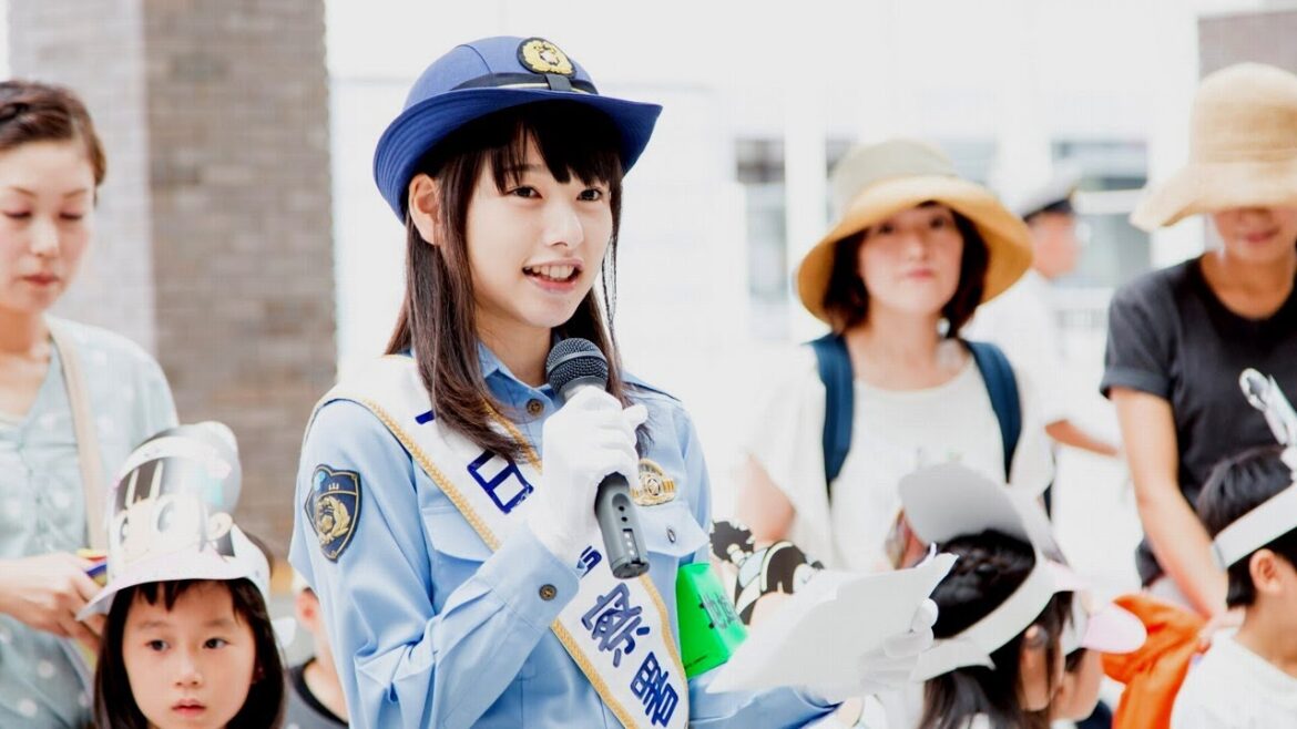 “岡山の奇跡”桜井日奈子が1日警察署長 詐欺の被害防止を啓発
