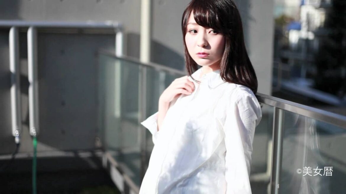 美女暦12年1月号「スリーボム美女」(荒井恵)