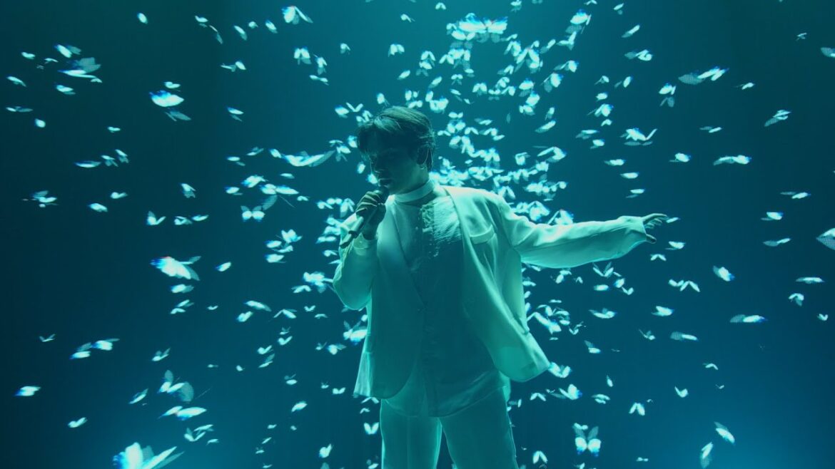 Shuta Sueyoshi LIVE TOUR 2024 -Bifröst- / 灯蛾