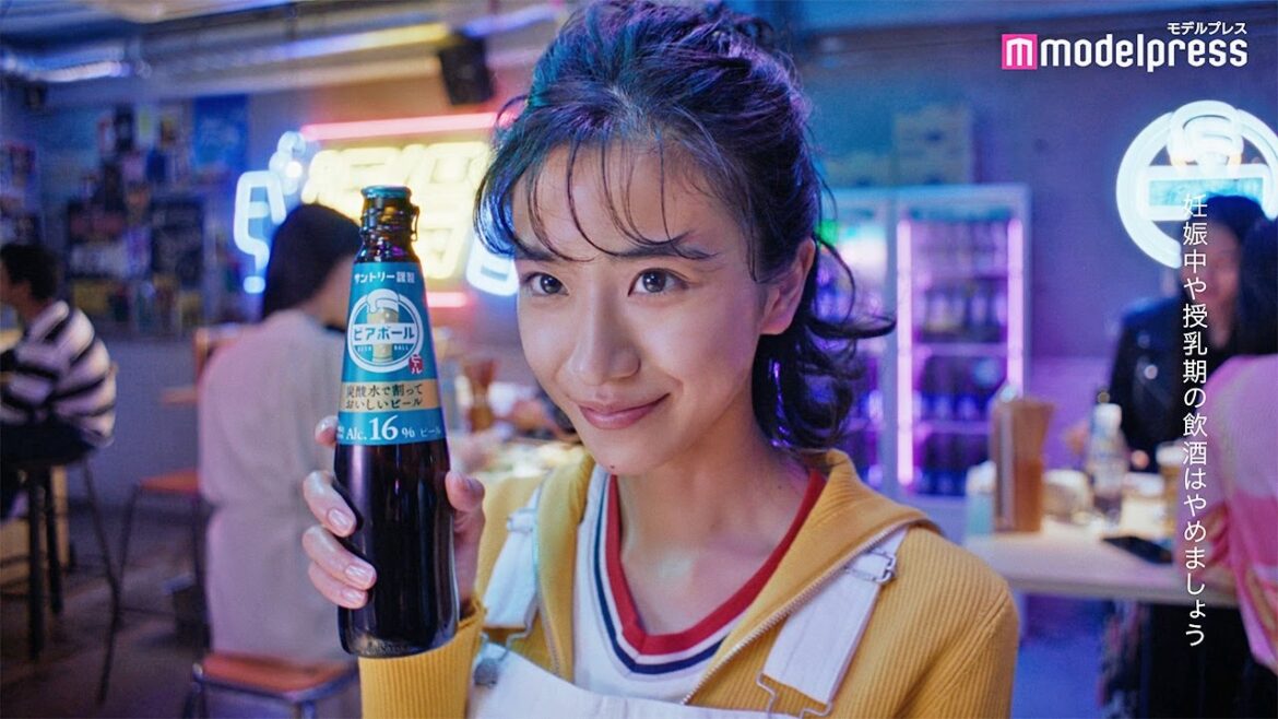 “朝ドラ女優”黒島結菜、お酒は濃いめが好み!?柄本時生&渡邊圭祐が「黒島結菜クイズ」に挑む!「ビアボール」初TVCM【メイキング+インタビュー】