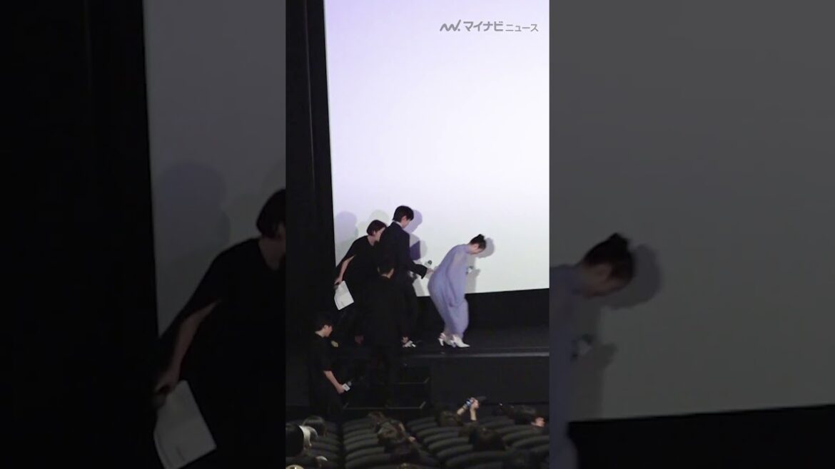 #高橋文哉、#髙石あかりのハプニングに即座に反応 映画『#夏の砂の上』完成披露イベント
