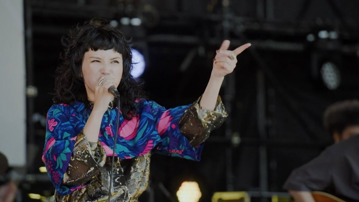 Superfly – 「Crazy Crazy(星野源)」from cover album『Amazing』発売記念フリーライブ in Osaka(2025.06.29)