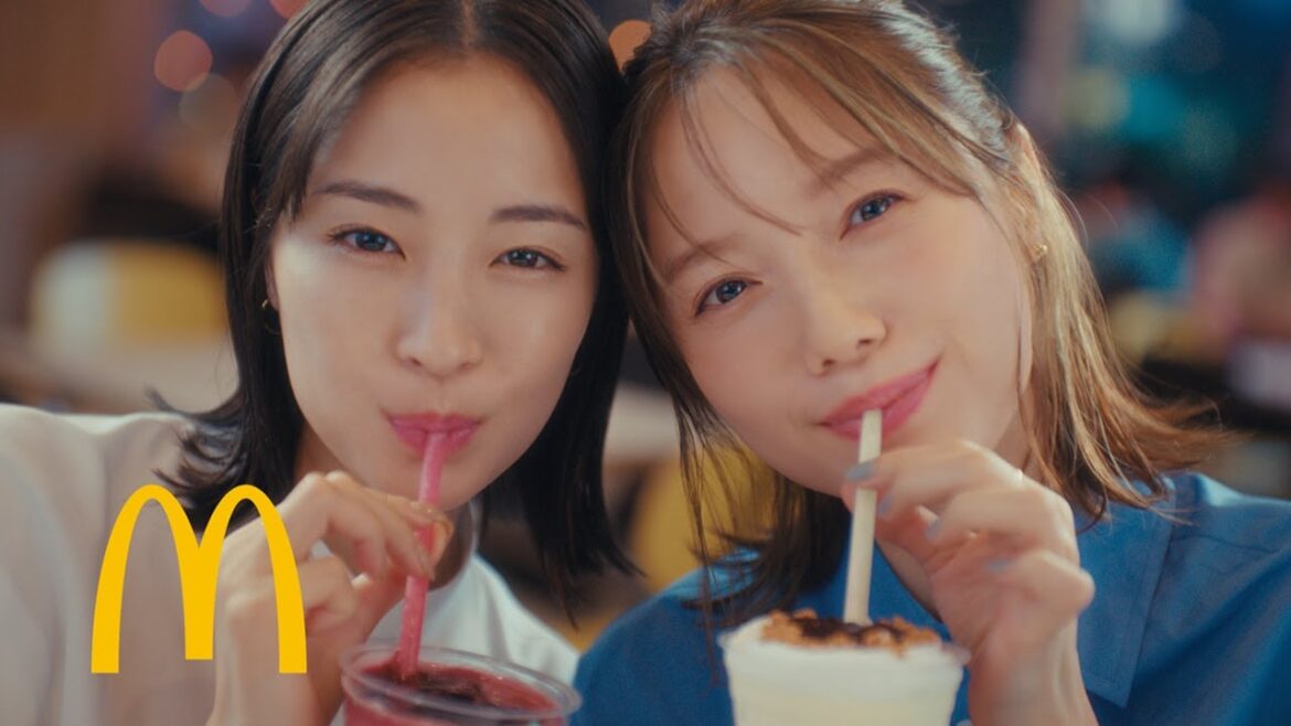 広瀬すず&宮崎あおい、“仲良し姉妹”が息ぴったり PUFFY「これが私の生きる道」替え歌に乗せキュートな手遊び マックカフェ「寄り道マック 仕事帰りのベリー」篇