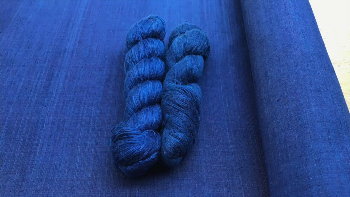 藍紬着物と縞紬袋帯、氏田眞弓 Tsumugi Kimono and Obi hand woven by silk yarn dyed with natural dyes, Mayumi Ujita