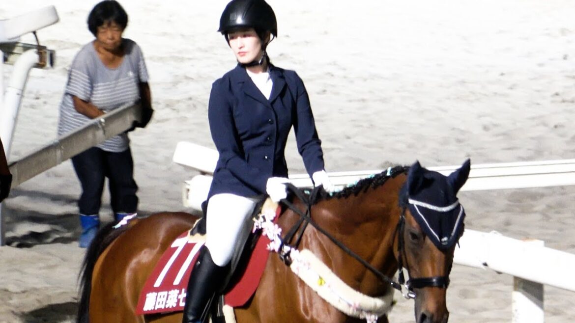 【ブリーダーズゴールドカップ2025】同期の坂井瑠星と誘導馬に藤田菜七子が騎乗しての本馬場入場 現地映像 ライオットガール