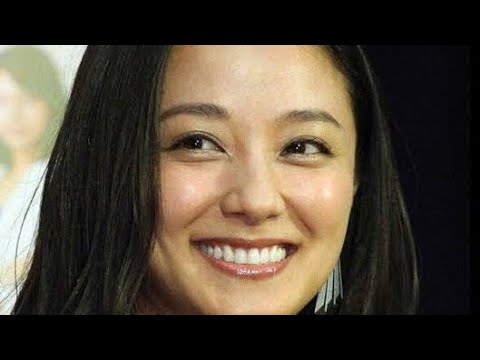 🌈「えっ…これが45歳⁉」中越典子✨奇跡のすっぴん読書ショットに絶賛の嵐📚💖「美しすぎて言葉失う…」🫢💫