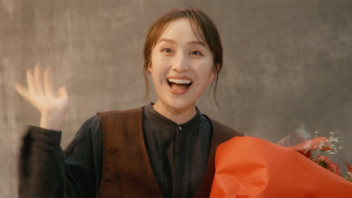 ももクロ百田夏菜子、大感激! 30歳最後の撮影でサプライズバースデー 「JBC」新CM「BREEDER」編&メーキング
