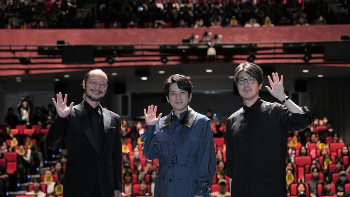 🔥🌏二宮和也『8番出口』韓国プレミアで異変級レッドカーペット登場!“歩く男”河内大和も大暴れ💥👀