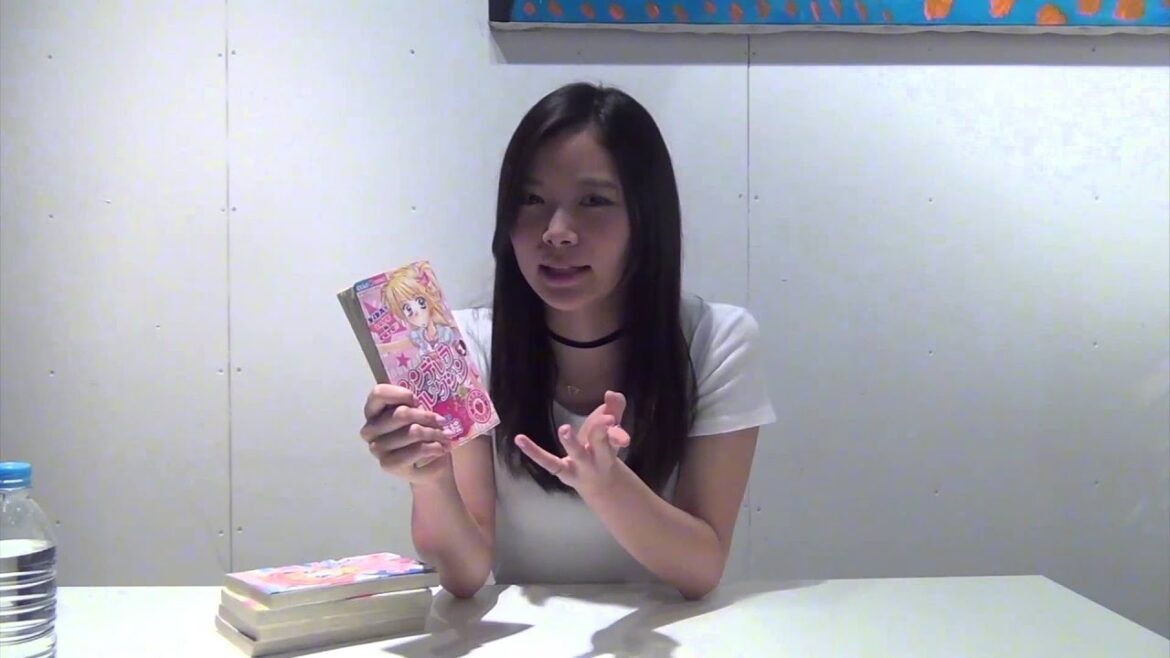 朝日奈央 私の大好きな漫画を紹介するという不思議な動画ですが見てくださいね! my favorite manga