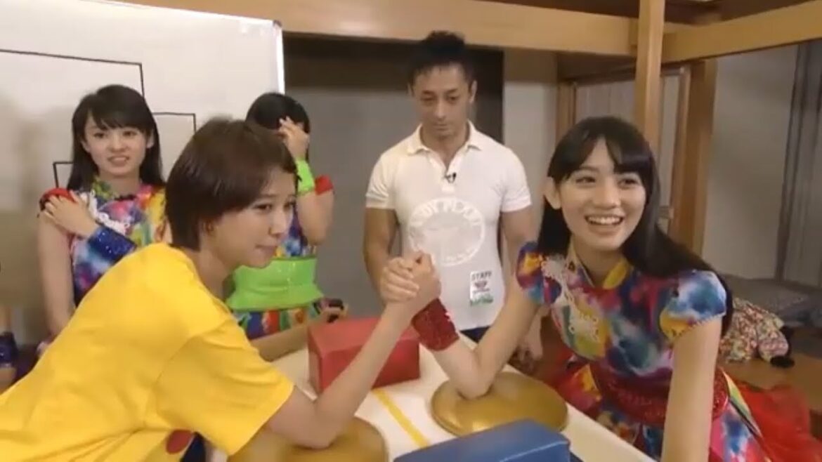 2015-09-26 ももクロUST「24time TV」(30/46) 腕相撲対決ももクロ vs しゃち、女腕相撲西武園場所-1