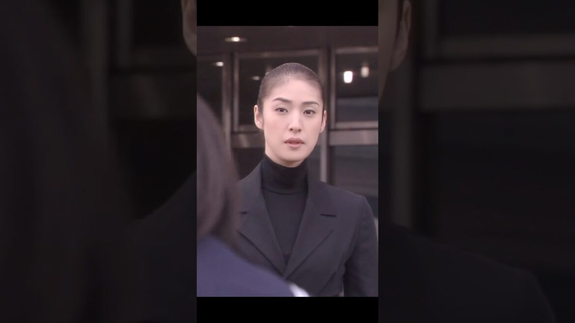 もし本当に先生のことを憎んでいたなら、卒業後になぜ会いに戻ってくるの?